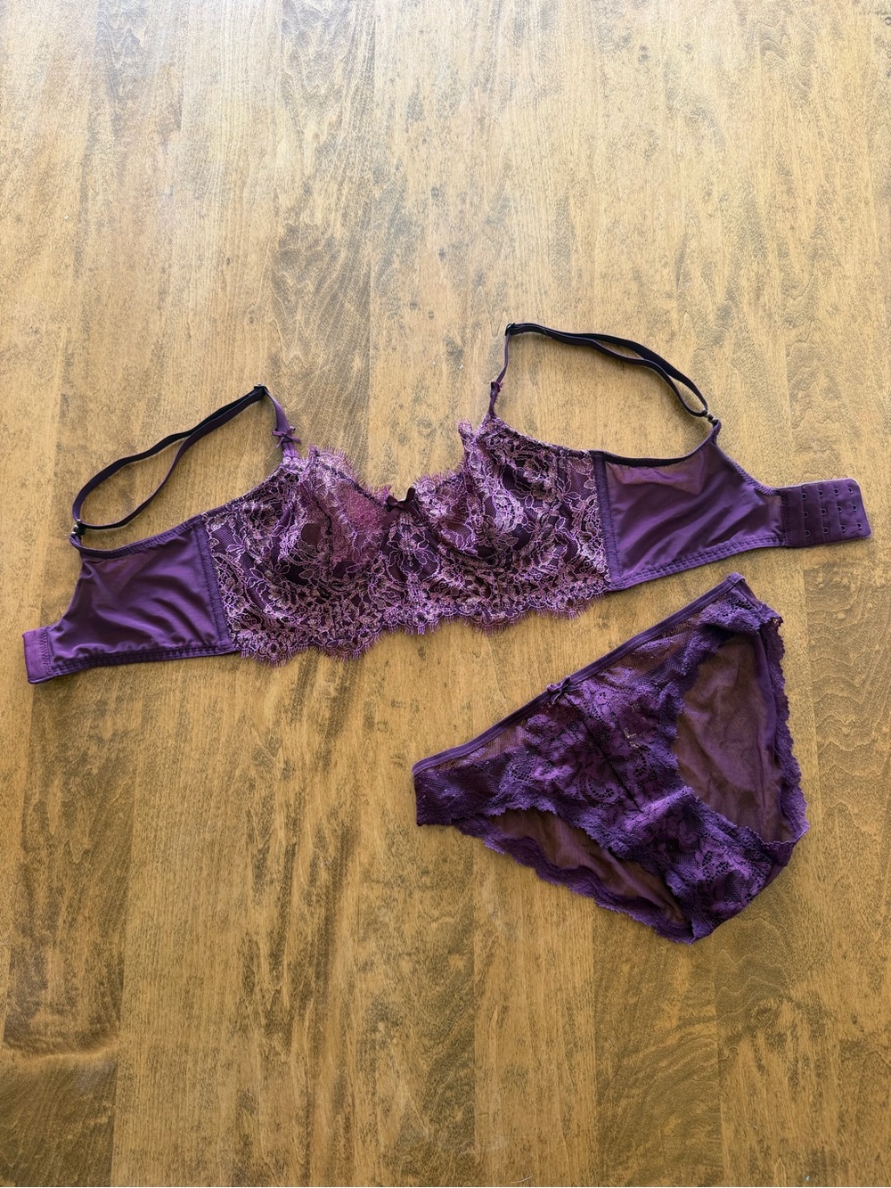 Victoria’s Secret Dream Angels Burgundy Lace Bralette & Cheekini Set | 32C / S